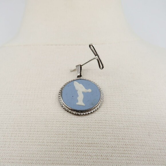 Wedgwood Vintage Rolls Royce Spirit of Ecstacy Blue Jasperware Cameo Pendant - Picture 2 of 11
